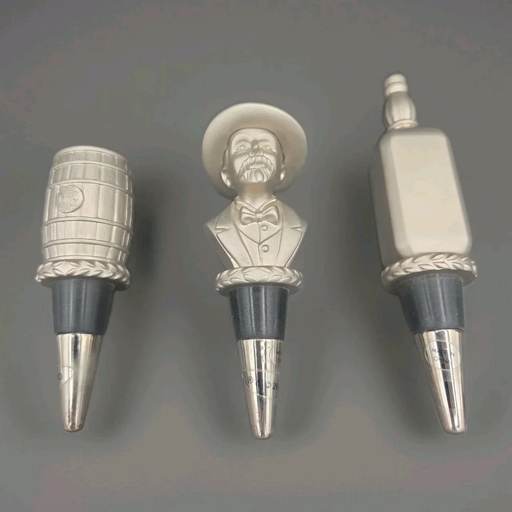 Vintage 2005 Jack Daniels Pewter Bottle Stopper Set Stand Flask Tote Bag Bundle